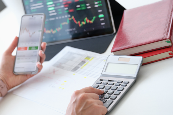 Financial tools to analyze indexed annuities and IULs for market-protected retirement income and growth strategy.